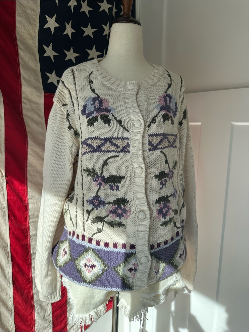 NWT David Loren Vintage Floral Embroidered Cardigan Sweater - Large - Picture 3 of 16